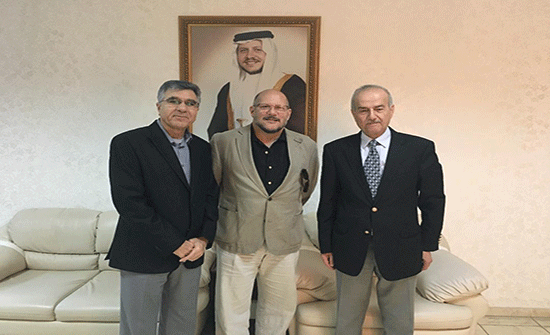 الزعبي يستقبل المدير التنفيذي لمركز التعليم والتعلم في جامعة شيكاغو الزعبي يستقبل المدير التنفيذي لمركز التعليم والتعلم في جامعة شيكاغو