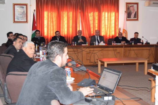 الدكتور بطيحة يحاضر بأعضاء الهيئة التدريسية في جامعة إربد الأهلية حول تطبيقات التعلم الالكتروني