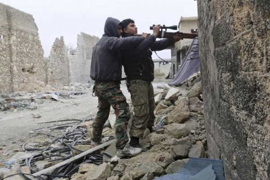 اشتباكات عنيفة بين  " داعش " وكتائب مقاتلة في حلب