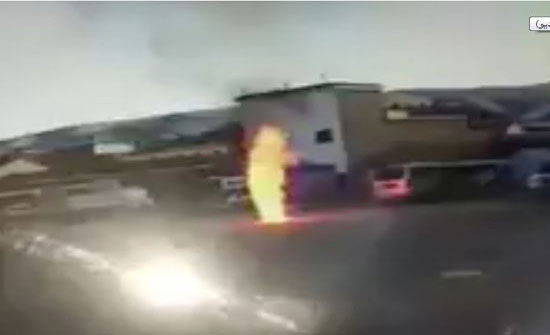 راهب يشعل النار في نفسه احتجاجا على سيطرة الصين على التبت (فيديو) راهب يشعل النار في نفسه احتجاجا على سيطرة الصين على التبت (فيديو)