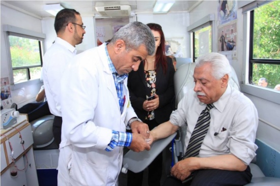 حملة للتبرع بالدم دعما لأهل غزه في امانة عمان حملة للتبرع بالدم دعما لأهل غزه في امانة عمان