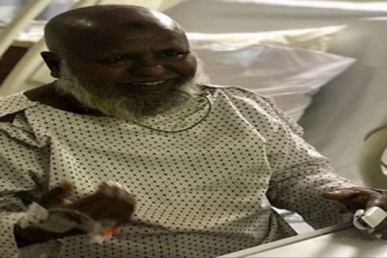 حاج خمسيني سقط بأزمة قلبية وسقط معها حلمه.. فأعادت “الصحة” بسمته حاج خمسيني سقط بأزمة قلبية وسقط معها حلمه.. فأعادت “الصحة” بسمته