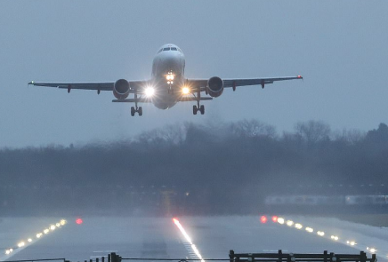 عودة العمل في مطار غاتويك البريطاني