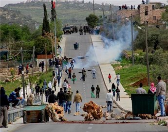 مواجهات عنيفة في مدن الضفة الغربية