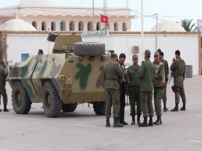 وزير الدفاع التونسي: جاهزون لرد أي محاولة لخرق أجوائنا وزير الدفاع التونسي: جاهزون لرد أي محاولة لخرق أجوائنا