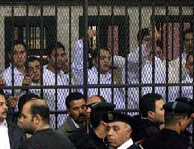 محكمة مصرية تقضي بإعدام 26 شخصا لتأسيس “خلية ارهابية” استهدقت قناة السويس محكمة مصرية تقضي بإعدام 26 شخصا لتأسيس “خلية ارهابية” استهدقت قناة السويس