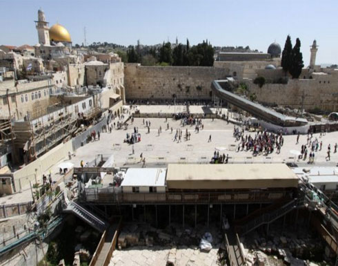 تقرير: 64 حفرية ونفقًا تُهدد أركان المسجد الأقصى