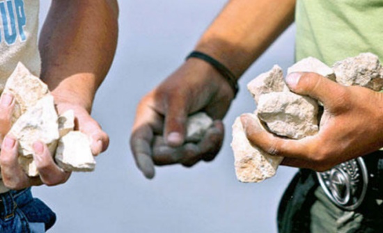 حجر ينهي حياة طفلة خلال مشاجرة في ديرعلا