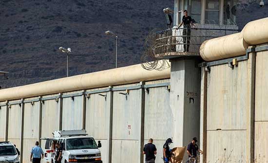 إسرائيل تبدأ تحصين سجن "جلبوع" بعد حادث فرار الأسرى إسرائيل تبدأ تحصين سجن "جلبوع" بعد حادث فرار الأسرى