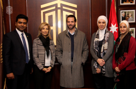 ممثل جامعة أميتي يزور جامعة طلال أبوغزاله