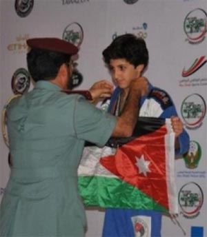 علاء الكايد يفوز بفضية العالم بالجيجتسو في أبو ظبي علاء الكايد يفوز بفضية العالم بالجيجتسو في أبو ظبي