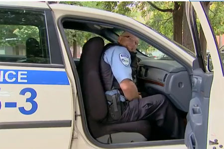 شرطي غريب الأطوار