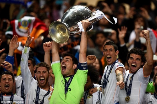 لاعبو مدريد يودعون كاسياس على الشبكات الاجتماعية لاعبو مدريد يودعون كاسياس على الشبكات الاجتماعية
