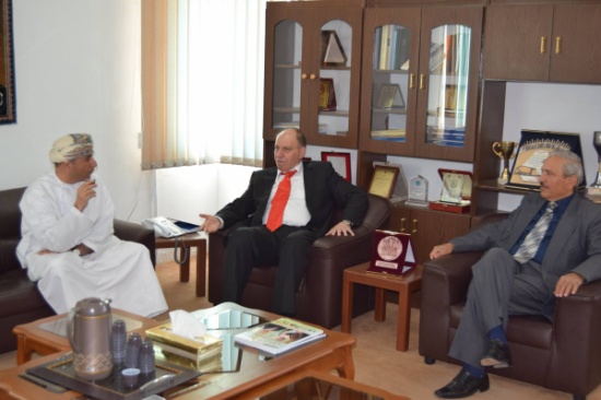 الملحق الثقافي العُماني البلوشي يلتقي الطلبة العمانيين الدارسين في جامعة إربد الأهلية