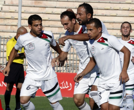 المنشية يجتاز الحسين ويبتعد مؤقتاً عن الخطر