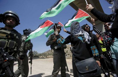 إصابة جندي إسرائيلي بمواجهات مع الفلسطينيين في الضفة إصابة جندي إسرائيلي بمواجهات مع الفلسطينيين في الضفة