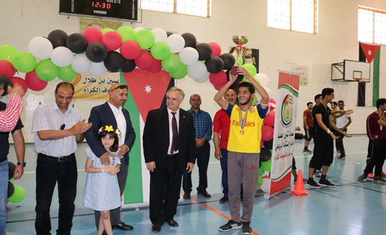 تتوّيج الفائزين بالمركز الأول بمسابقات (تيلي ماتش) في جامعة الحسين بن طلال تتوّيج الفائزين بالمركز الأول بمسابقات (تيلي ماتش) في جامعة الحسين بن طلال