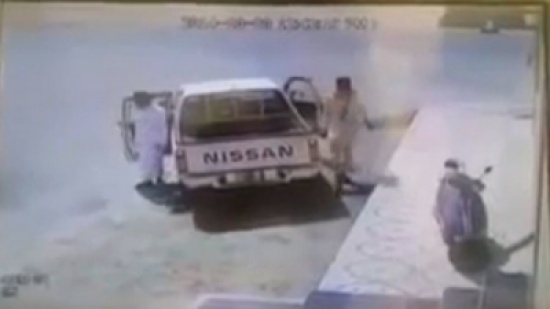 شاهد.. لصوص أغبياء يفشلون في سرقة دراجة