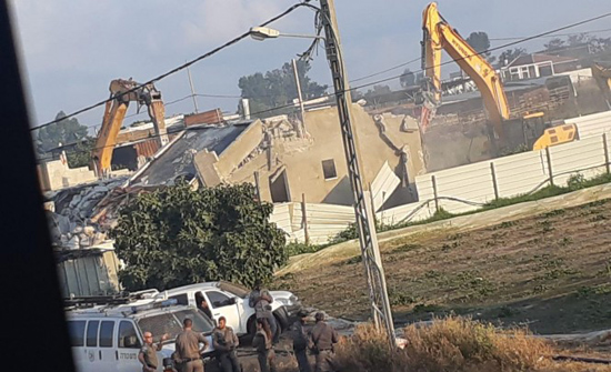 الاحتلال يوقف بناء منازل فلسطينية ببلدة اذنا في الخليل الاحتلال يوقف بناء منازل فلسطينية ببلدة اذنا في الخليل