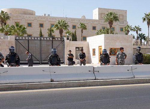 عمّان : السفارة الأمريكية تنفي تحذير رعاياها لتجنب مراكز التسوق عمّان : السفارة الأمريكية تنفي تحذير رعاياها لتجنب مراكز التسوق