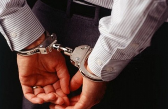 القبض على شخصين سرقا مدرستين في عمان