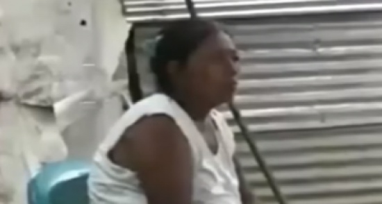 فيديو| إمرأة تدعي خطفها من قبل 'أقزام شريرة'