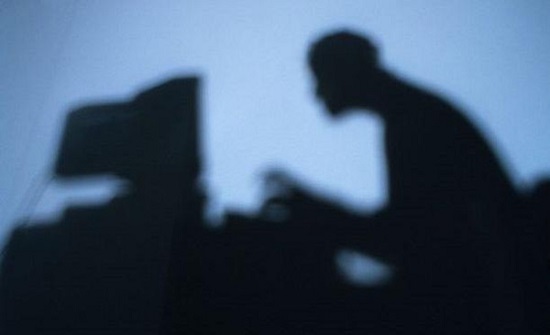 شائعة على الإنترنت تودي بحياة خمسيني صيني شائعة على الإنترنت تودي بحياة خمسيني صيني