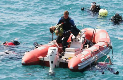 غرق لاجئين اثنين قبالة جزيرة ليسبوس اليونانية وإنقاذ 47 غرق لاجئين اثنين قبالة جزيرة ليسبوس اليونانية وإنقاذ 47