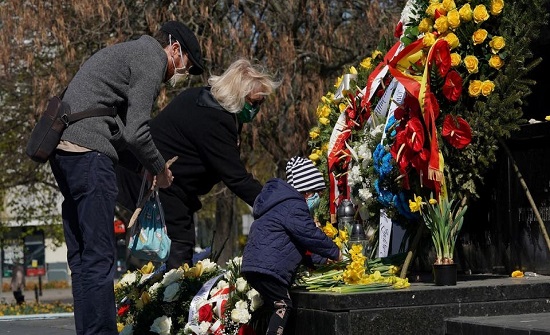 تراجع إصابات كورونا في ألمانيا والنرويج تفتح دور الحضانة