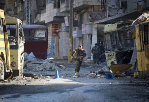 61 قتيلا بسوريا وإسقاط مروحية بحلب