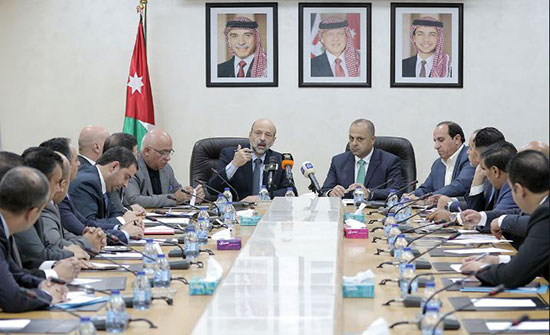 الاقتصاد والاستثمار النيابية تلتقي رئيس الوزراء