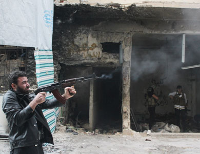 أربعة قتلى بقذائف اطلقت على مبنى محافظة حلب شمال سوريا