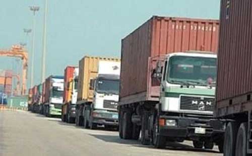 تصدير 7411 طنا من البندورة واللوزيات لاسواق الخليج خلال الايام الثلاثة الماضية تصدير 7411 طنا من البندورة واللوزيات لاسواق الخليج خلال الايام الثلاثة الماضية