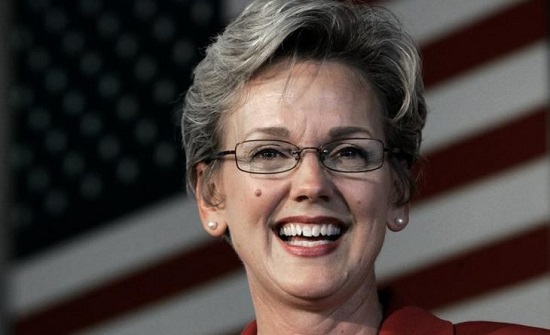 بايدن يختار جينيفر غرانهولم وزيرة للطاقة