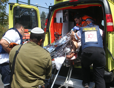 صواريخ غزة تهبط بشعبية نتنياهو إلى النصف