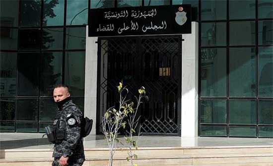 بعد حل مجلس القضاء التونسي .. تنديد دولي ومحلي واسع وجمعية القضاة تدعو للإضراب بعد حل مجلس القضاء التونسي .. تنديد دولي ومحلي واسع وجمعية القضاة تدعو للإضراب