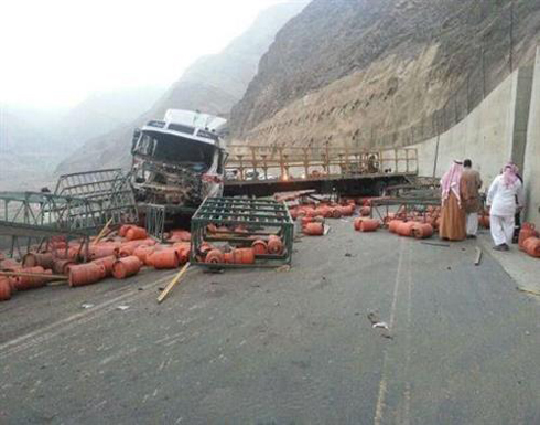 القسطل : اصطدام شاحنة محملة بـ " 540 " اسطوانة غاز بسيارة