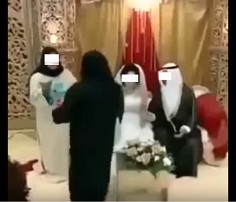 فيديو| لن تصدق ما فعلته ام بعروس ابنها بعد ان عرفت عمرها الحقيقي! فيديو| لن تصدق ما فعلته ام بعروس ابنها بعد ان عرفت عمرها الحقيقي!