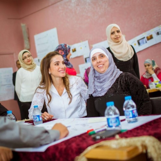 الملكة رانيا : فخورة جداً بالمعلمين والمعلمات الملكة رانيا : فخورة جداً بالمعلمين والمعلمات