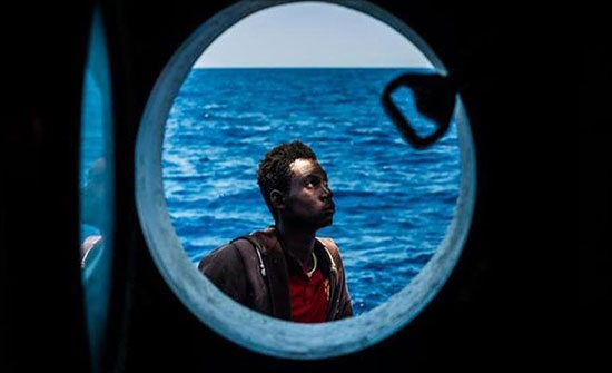 إسبانيا: إنقاذ أكثر من 350 مهاجرا في المتوسط إسبانيا: إنقاذ أكثر من 350 مهاجرا في المتوسط