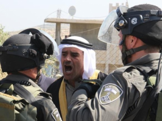 زياد أبو هليل.. مسن فلسطيني يتمنى الشهادة