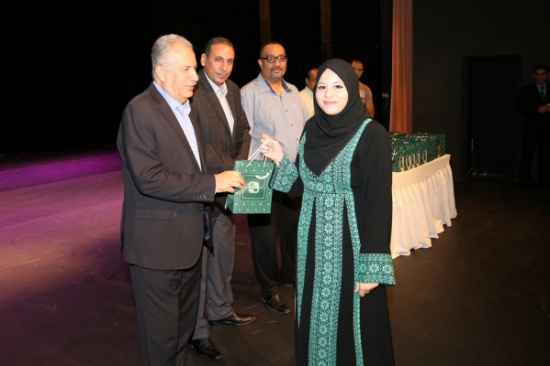 نادي موظفي أمانة عمان يكرم أبناء منتسبيه المتفوقين في الثانوية العامة