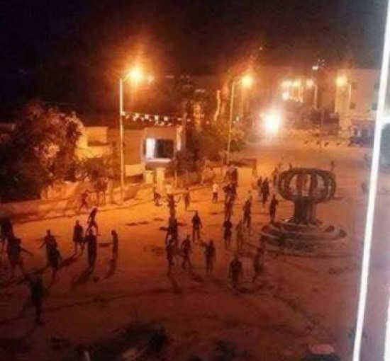 بالفيديو  : مواجهات في تونس بعد مقتل شابيين تحت عجلات سيارة تابعة للأمن