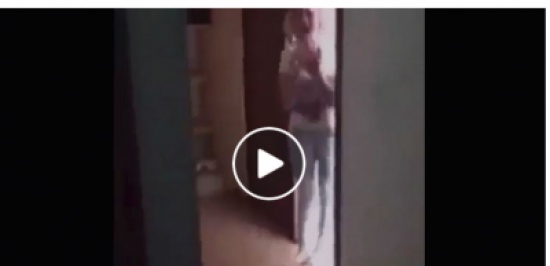 بالفيديو.. رد فعل فتاة وجدت فأر في غرفتها بالفيديو.. رد فعل فتاة وجدت فأر في غرفتها