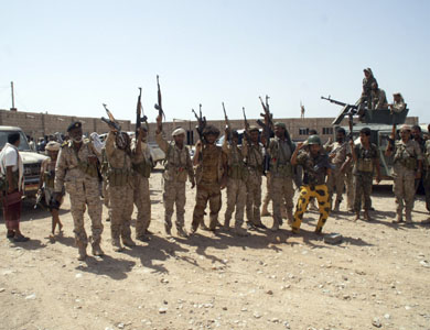 الجيش اليمني يعلن سيطرته على أبرز معاقل القاعدة جنوبي البلاد