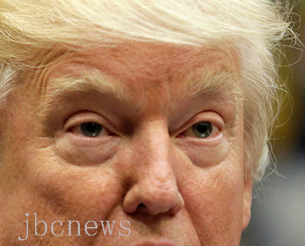 شاهد : ترامب يهنئ  المسلمين بالعيد