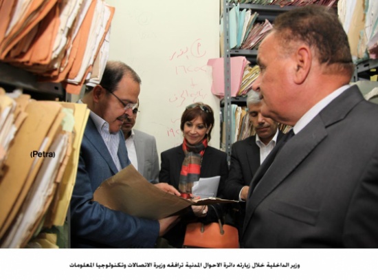 وزير الداخلية : الاحوال المدنية الارشيف الرئيس للدولة بجميع مكوناتها وزير الداخلية : الاحوال المدنية الارشيف الرئيس للدولة بجميع مكوناتها