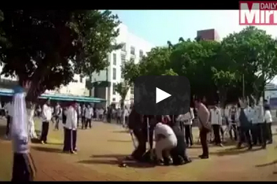 بالفيديو .. مدرس شجاع ينقذ تلاميذه من هجوم بساطور بالفيديو .. مدرس شجاع ينقذ تلاميذه من هجوم بساطور