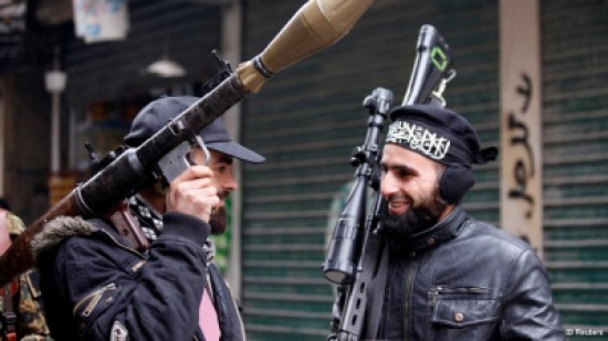 مقتل صحافي فرنسي واشتباكات بين مقاتلين معارضين واكراد في شمال سوريا