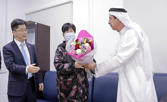 بالفيديو : الإمارات تعلن شفاء أول حالة مصابة بكورونا بالفيديو : الإمارات تعلن شفاء أول حالة مصابة بكورونا